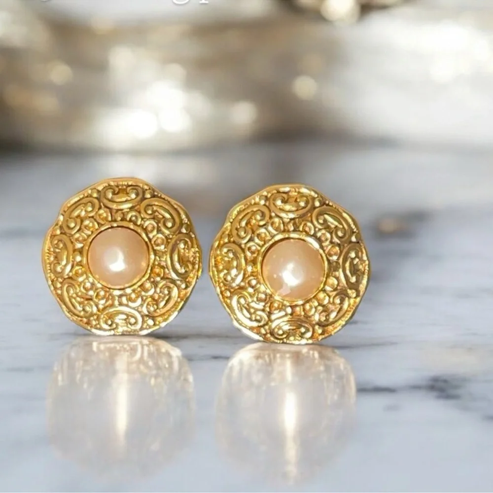 CHANEL Gold and Pearl Earrings
